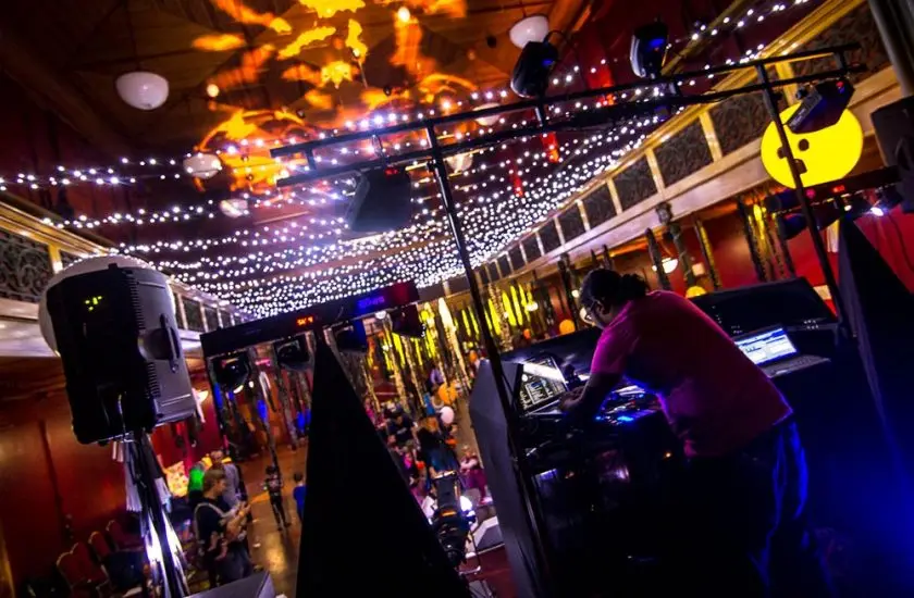 DJ Hire for Proms & Discos
